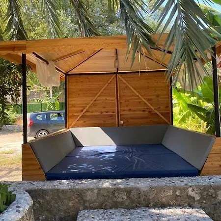 Plum Garden Βίλα