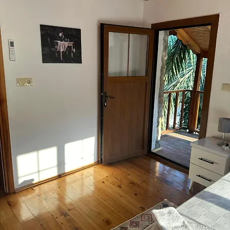 Plum Garden Φετιγιέ