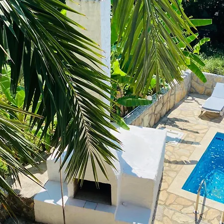 Βίλα Plum Garden