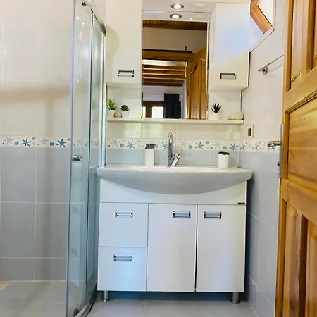 Βίλα Plum Garden *