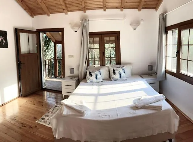 Вилла Plum Garden *